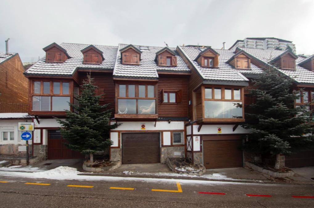 Sierra Nevada Deluxe Villa Exterior photo